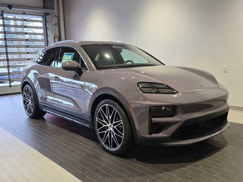 New 2025 Porsche Macan Turbo Electric image 9