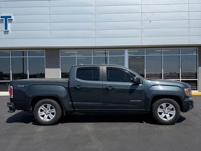 Used 2017 GMC Canyon SLE w/ SLE Convenience Package