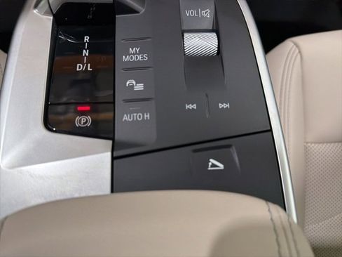 Used 2025 BMW X1 xDrive28i w/ Convenience Package image 40