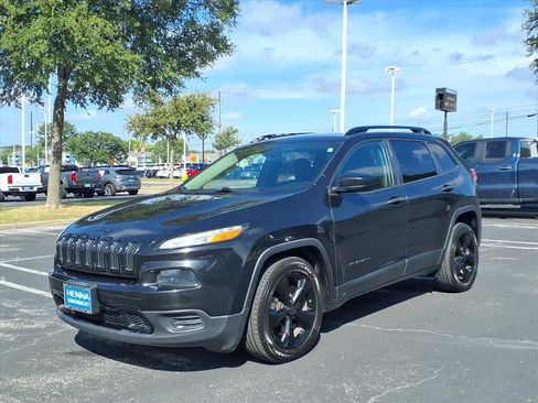 Used 2016 Jeep Cherokee Sport FWD image 12