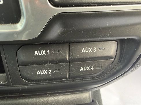 Used 2018 Jeep Wrangler Sport AWD/4WD image 19
