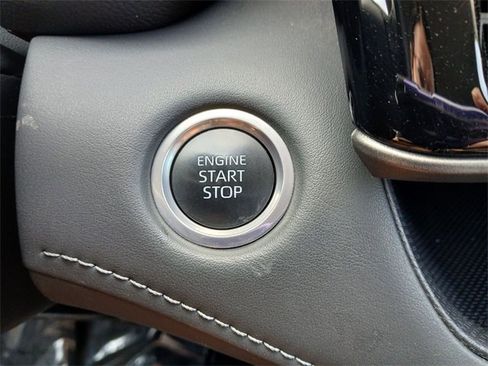 Used 2024 Toyota Highlander LE image 21