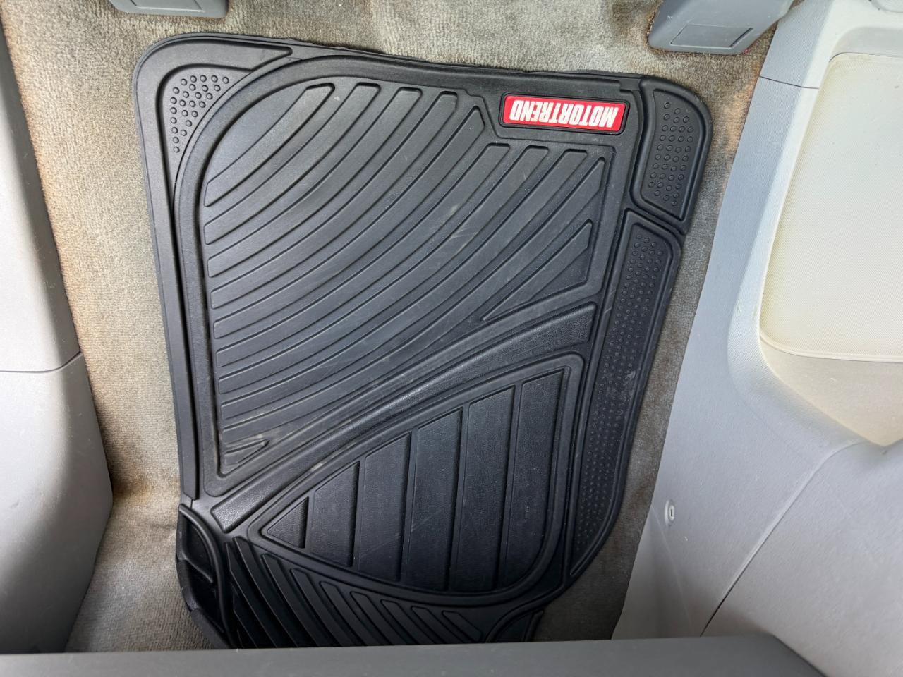 Used 2013 Toyota Sienna XLE w/ Entertainment Pkg FWD image 67
