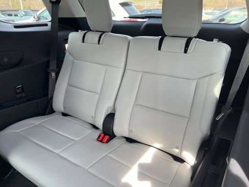 New 2026 Ford Explorer Platinum image 12