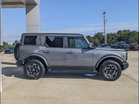 Used 2024 Ford Bronco Outer Banks AWD/4WD image 6