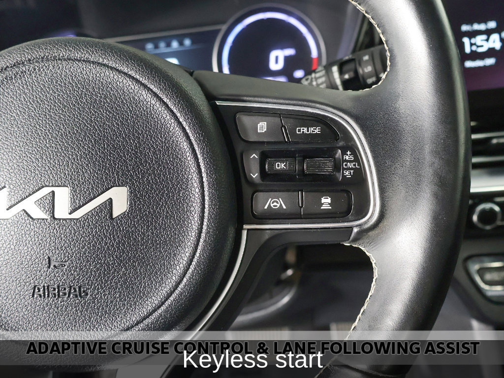 Used 2022 Kia Niro EX w/ Cold Weather Package FWD image 5