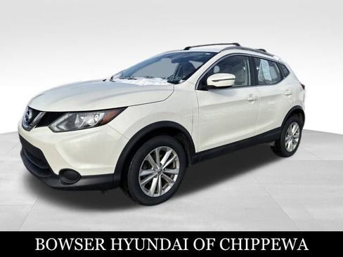Used 2018 Nissan Rogue Sport SV image 1