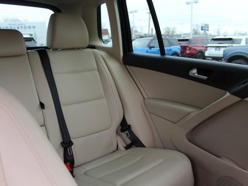 Used 2017 Volkswagen Tiguan S image 14