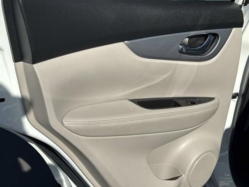 Used 2020 Nissan Rogue Sport SL w/ Premium Package image 22