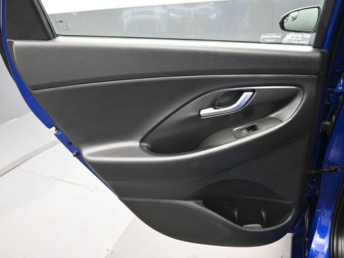 Used 2018 Hyundai Elantra GT image 28