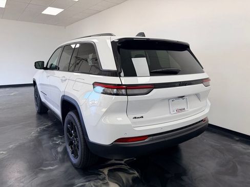 New 2026 Jeep Grand Cherokee Altitude AWD/4WD image 21