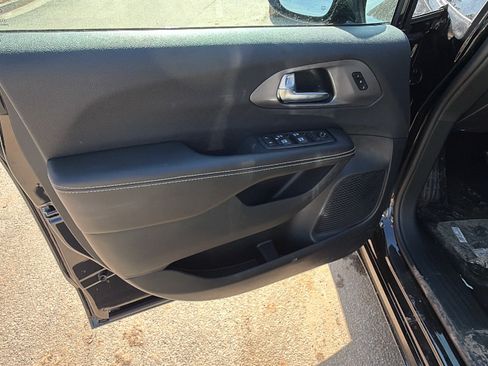 New 2026 Chrysler Pacifica Select w/ S Appearance Package FWD image 14