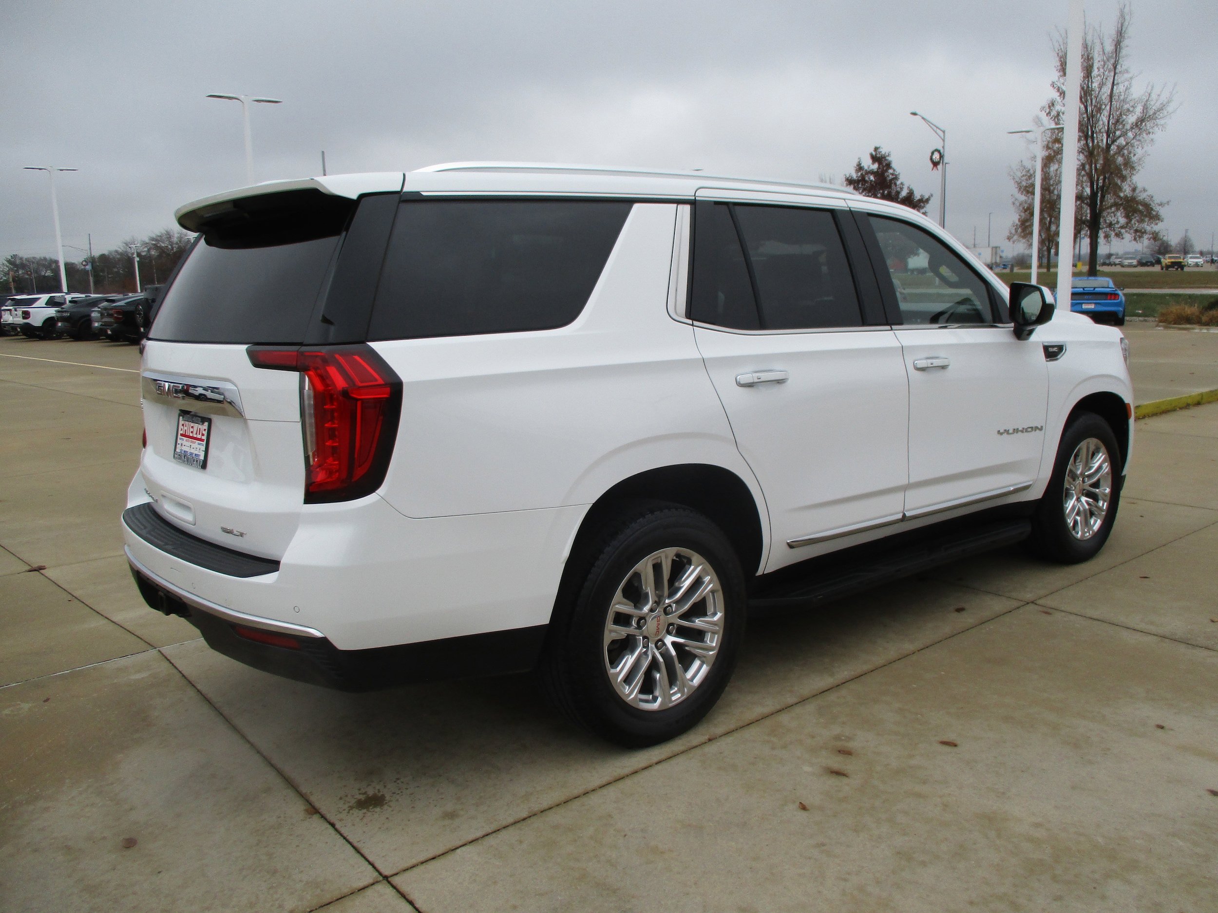 Used 2021 GMC Yukon SLT RWD image 6