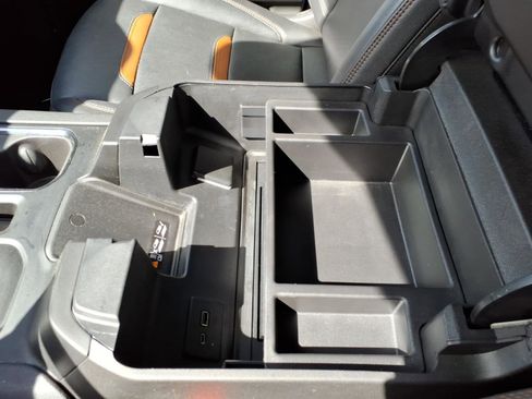 Used 2023 GMC Sierra 1500 AT4 w/ Technology Package image 17