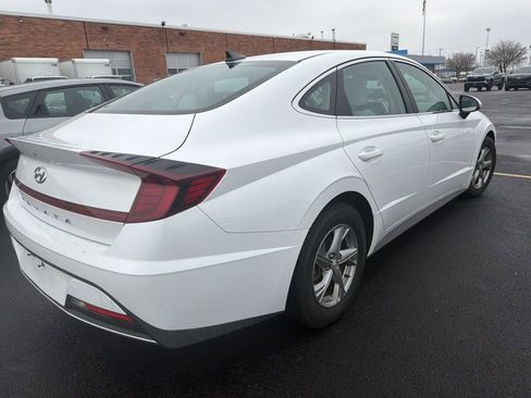 Used 2023 Hyundai Sonata SE w/ Preferred Accessory Package image 4