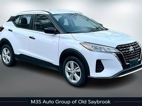 Certified 2024 Nissan Kicks S image 3