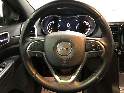 Used 2019 Jeep Grand Cherokee Altitude image 16