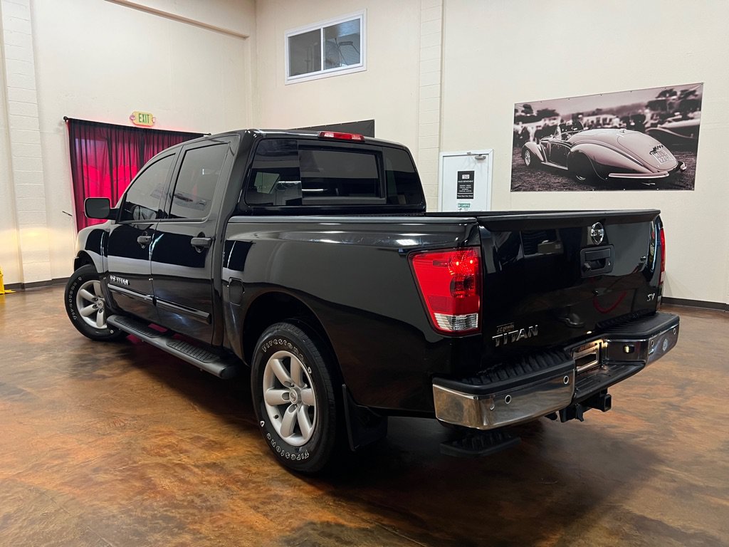 Used 2014 Nissan Titan SV w/ SV Value Truck Package RWD image 2