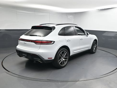 Used 2022 Porsche Macan image 25