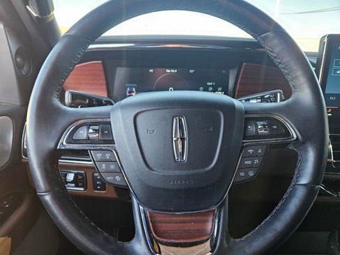 Used 2024 Lincoln Navigator Reserve image 9