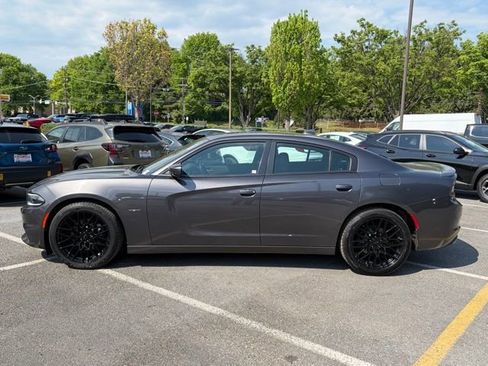 Used 2016 Dodge Charger R/T RWD image 2