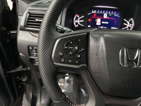 Used 2025 Honda Passport TrailSport image 16