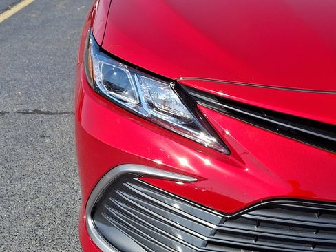 Used 2024 Toyota Camry LE FWD image 9
