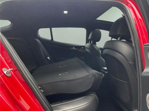 Used 2018 Kia Stinger GT2 image 23