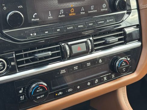 Used 2024 Nissan Pathfinder Platinum w/ Cargo Package image 23