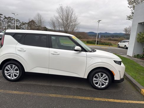 Used 2023 Kia Soul LX image 20