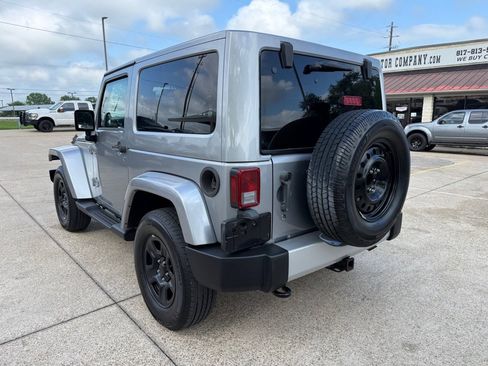 Used 2013 Jeep Wrangler Sahara w/ Connectivity Group AWD/4WD image 5