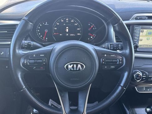 Used 2016 Kia Sorento SX image 11