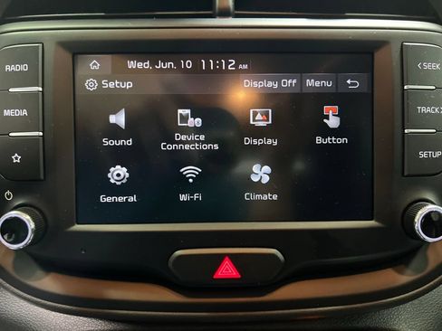 Used 2025 Kia Soul LX w/ LX Technology Package FWD image 32