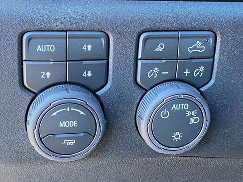 New 2026 Chevrolet Silverado 1500 LT w/ Z71 Off-Road Package AWD/4WD image 16
