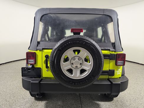 Used 2016 Jeep Wrangler Unlimited Sport w/ Connectivity Group AWD/4WD image 6