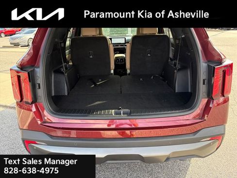 Certified 2025 Kia Sorento SX Prestige w/ Olive Brown Leather Package image 29