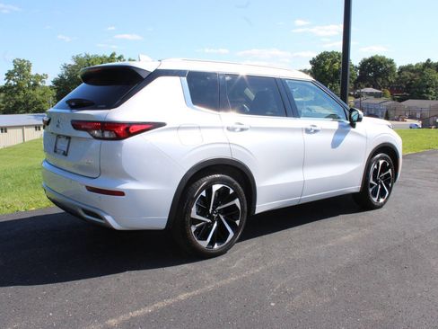 Used 2024 Mitsubishi Outlander SEL AWD/4WD image 5