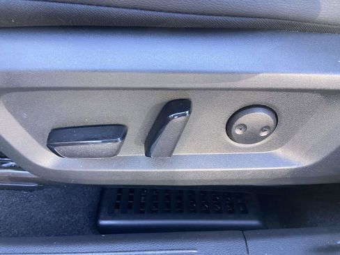 Used 2023 Nissan Rogue SL w/ SL Premium Package image 18