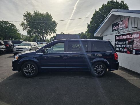 Used 2017 Dodge Grand Caravan SXT FWD image 6