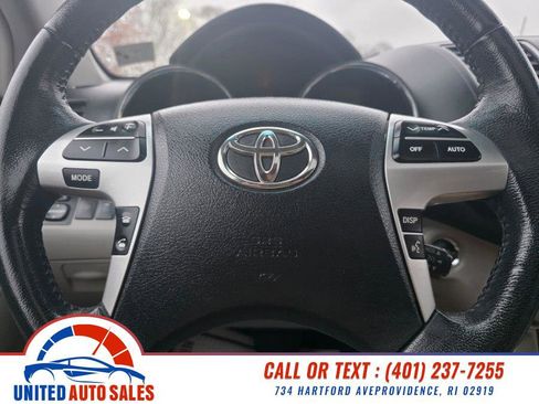 Used 2012 Toyota Highlander Limited image 17