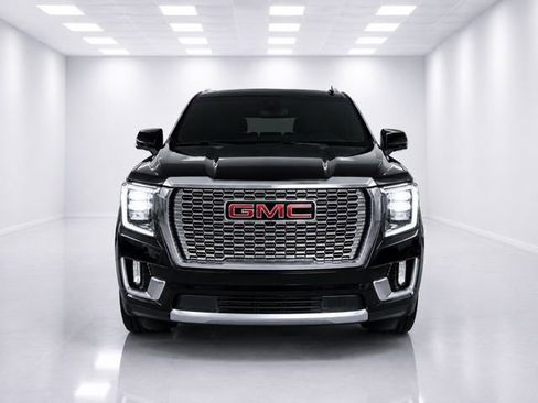 Used 2023 GMC Yukon Denali AWD/4WD image 3