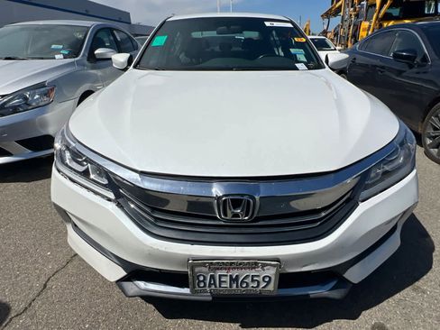 Used 2017 Honda Accord Sport Special Edition image 2