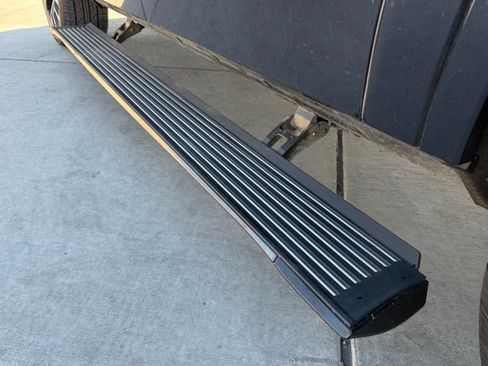 Used 2023 Jeep Grand Wagoneer L Series III w/ Rear Seat Video Group 1 image 11