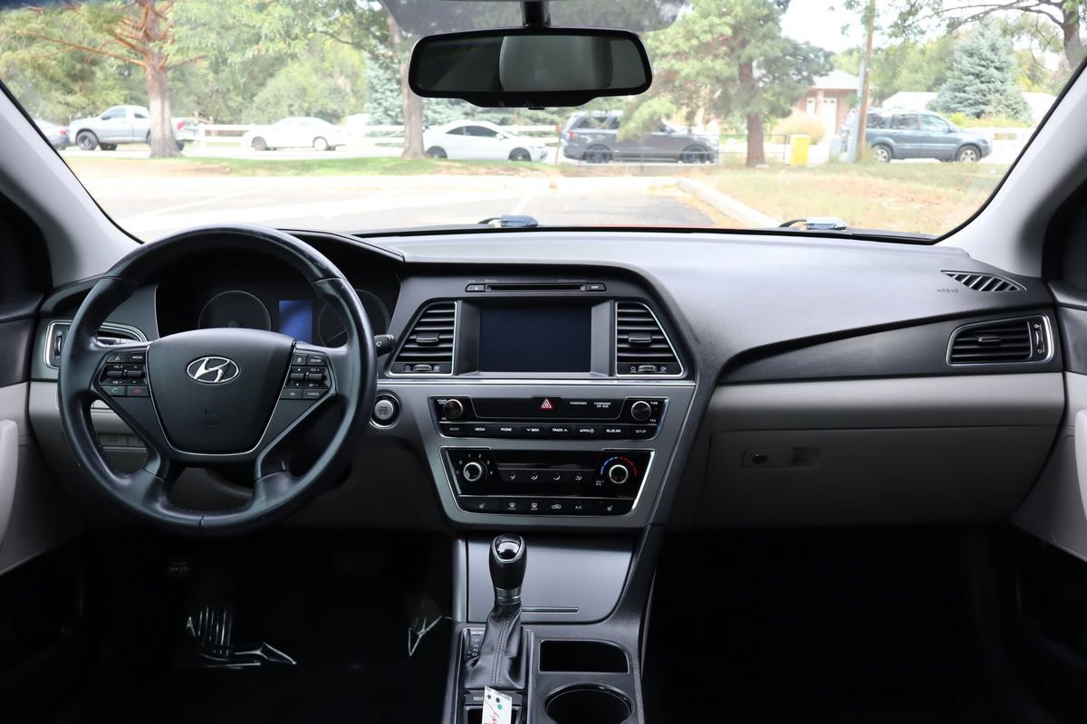 Used 2016 Hyundai Sonata Sport w/ Option Group 1V FWD image 16