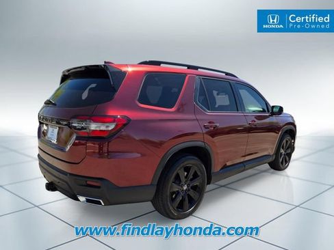 Certified 2025 Honda Pilot Black Edition image 5