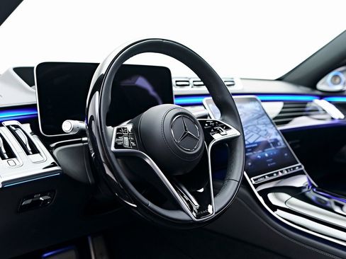 Used 2025 Mercedes-Benz Maybach S 580 4MATIC image 50