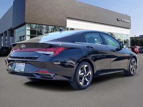 Certified 2023 Hyundai Elantra Limited FWD image 2