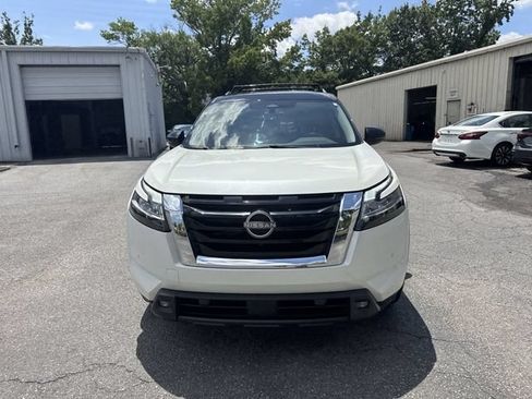 Used 2022 Nissan Pathfinder SL AWD/4WD image 2