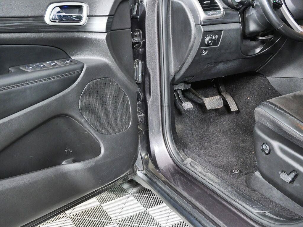 Used 2021 Jeep Grand Cherokee Laredo X RWD image 7