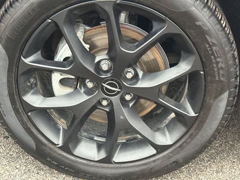 Used 2024 Chrysler Pacifica Touring-L w/ Uconnect Theater Family Group image 9